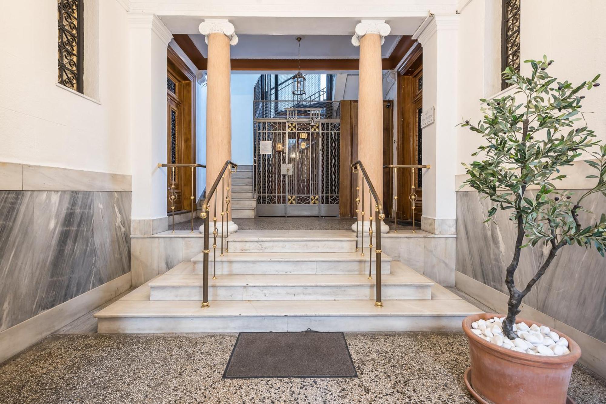 The Rare Luxury Gem Near Syntagma, Kolonaki Square Apartment Athens Exterior photo